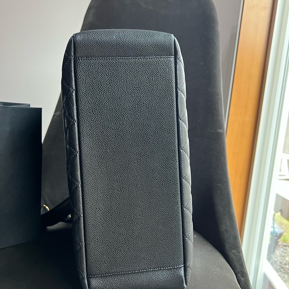 Authentic Chanel tote bag. - Picture 7 of 11